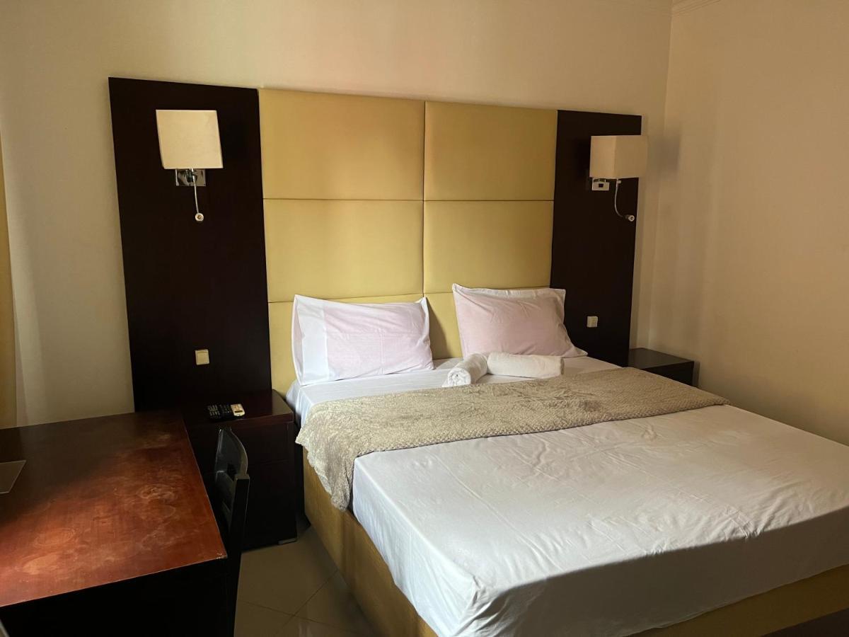 Guest House La Plaza Luanda Eksteriør bilde